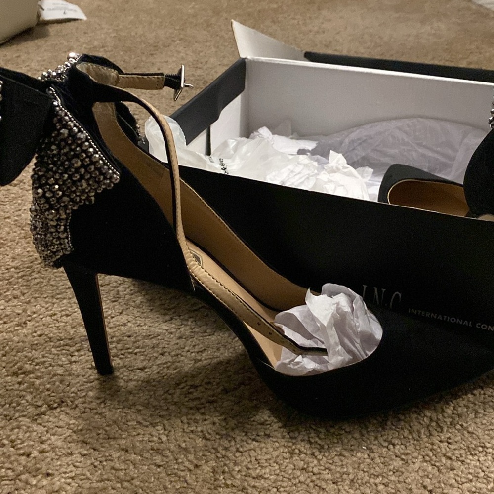 *SOLD,Nj* INC. Black Kaison Pumps, Large silver stone embellished Bow - Picture 3 of 5